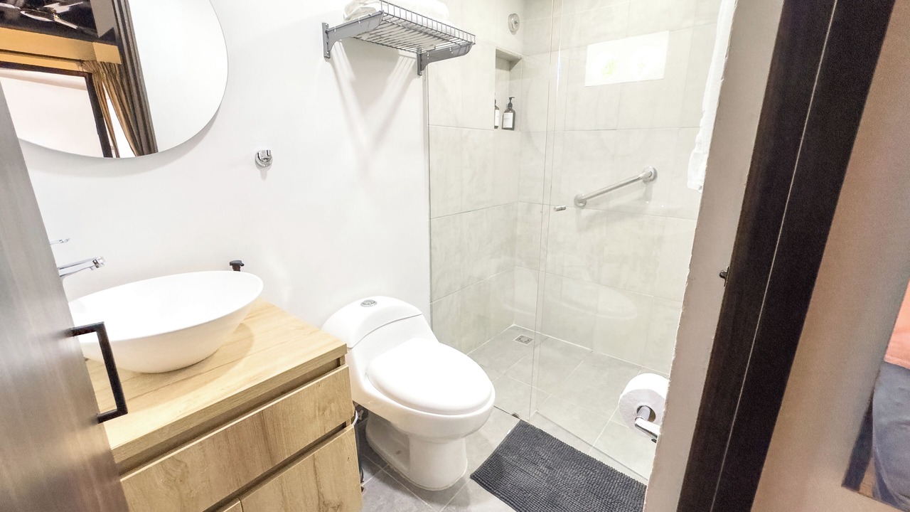 Photo of Bathroom in La Florida