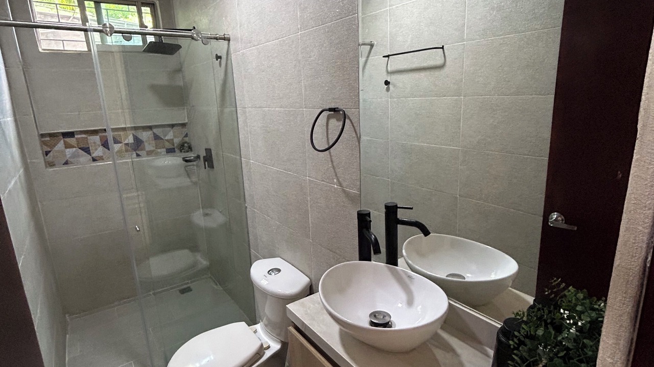 Photo of Bathroom in Tolu
