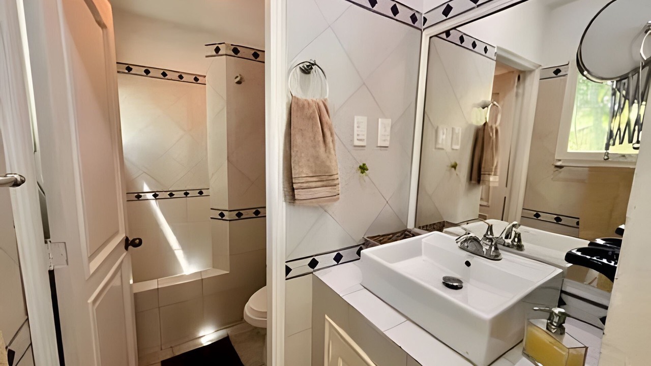 Photo of Bathroom in Urb Plenomar