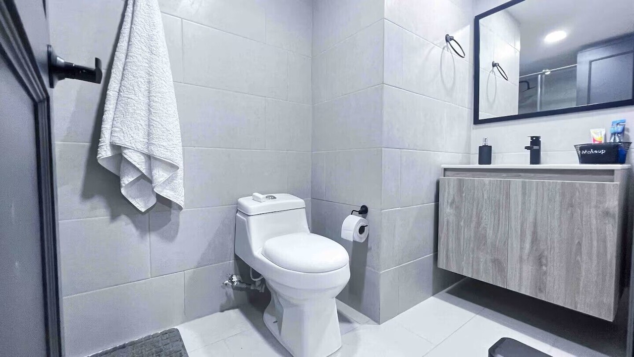 Photo of Bathroom in La Florida