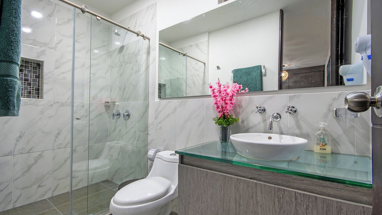 Photo of Bathroom in Cali