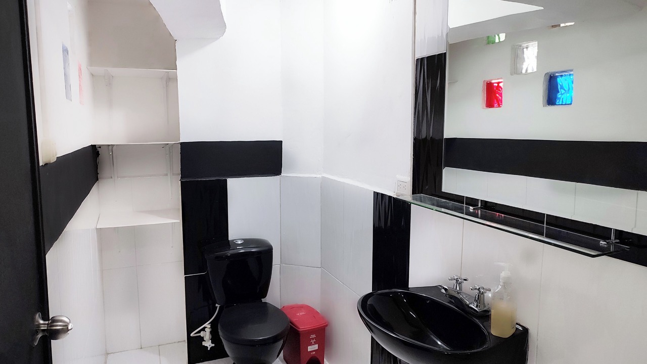 Photo of Bathroom in Lalinde