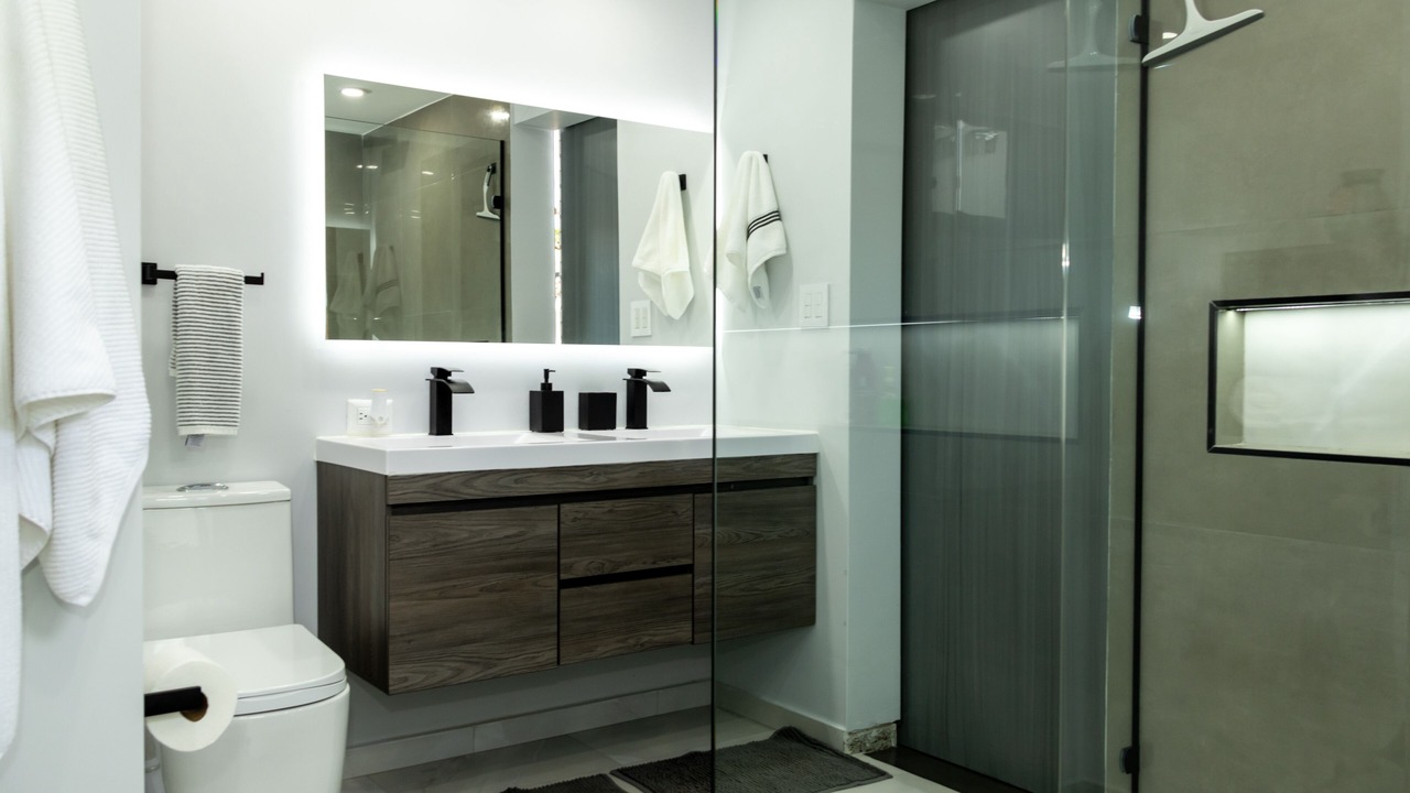Photo of Bathroom in Cali