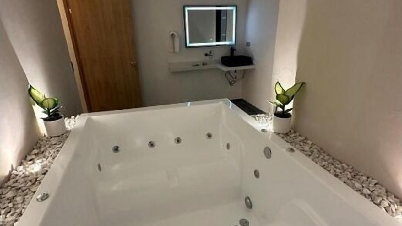 Photo of Bathroom in La Florida