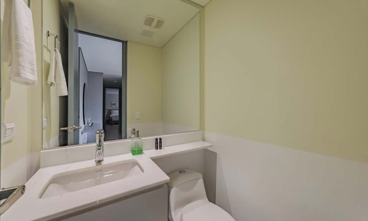 Photo of Bathroom in Lalinde