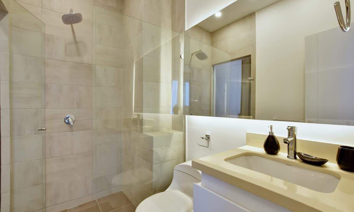 Photo of Bathroom in Cali