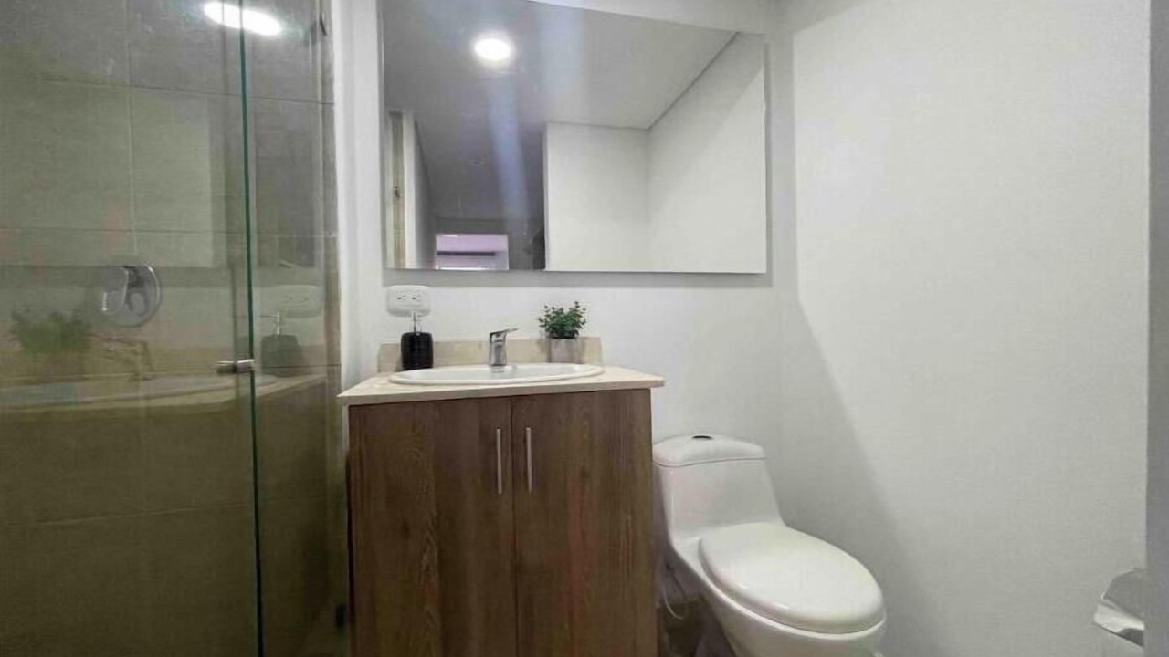 Photo of Bathroom in Cali