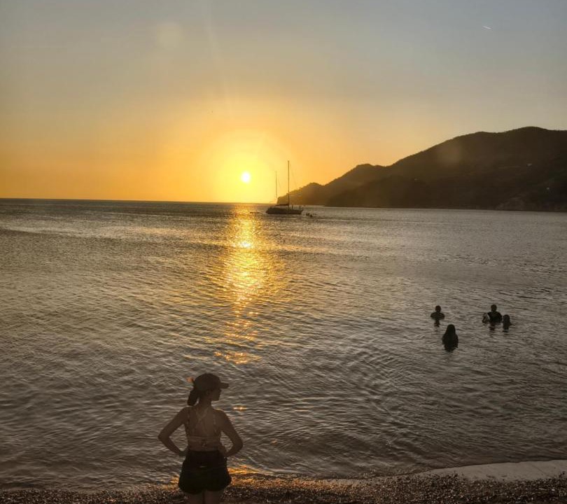Photo of Human In Picture in Taganga
