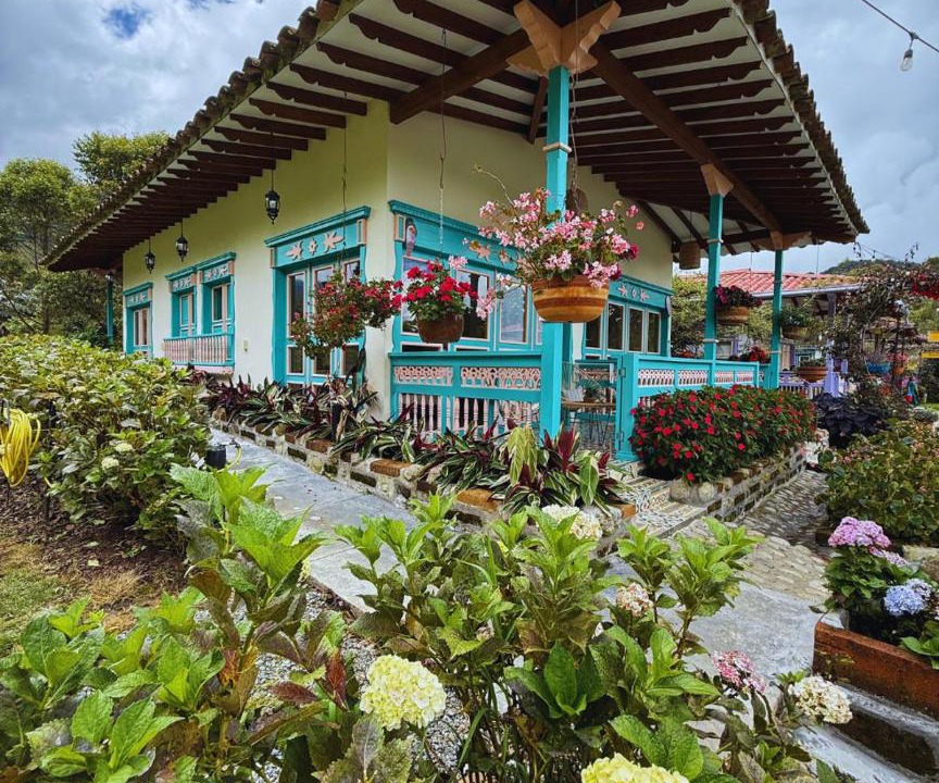 Photo of Others in Jardin