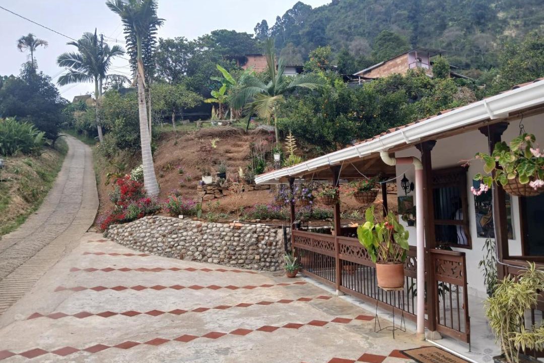 Photo of Others in Jardin