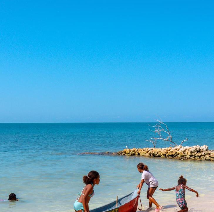 Photo of Others in Isla Mucura