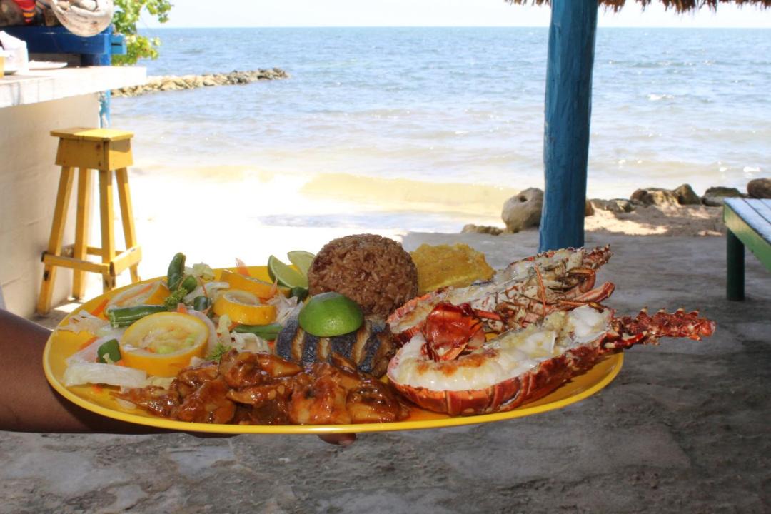 Photo of Others in Isla Tintipan
