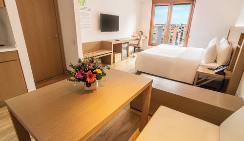 Deluxe King Room