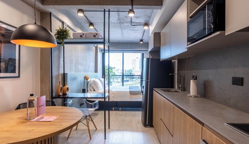 Studio (408)