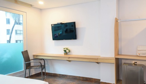 Standard Triple Room, City View