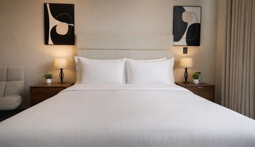 Deluxe Loft, 1 Queen Bed (603B)