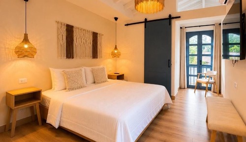 Standard Room, 1 Queen Bed