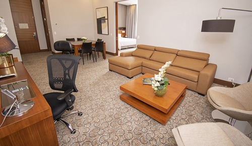 Presidential Suite, Club Lounge Access