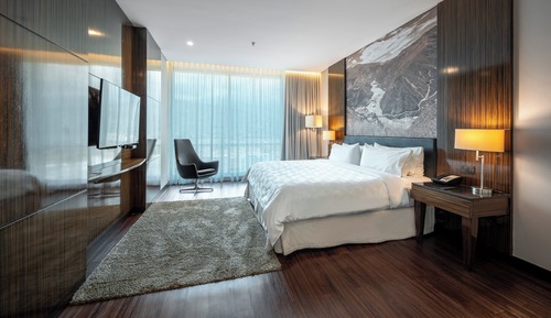 Suite, 1 Bedroom (Walk-In Shower)