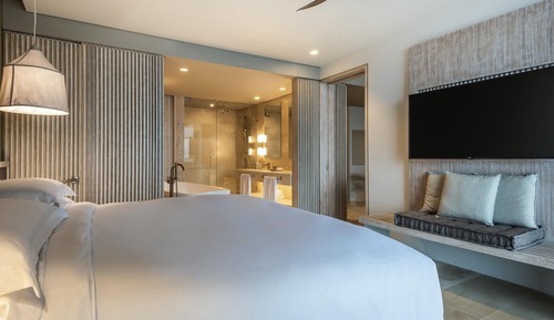 Prestige Coral Suite 1 King Bed
