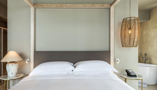 Emerald Ocean Suite, 1 King Bed