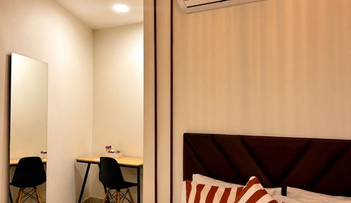Comfort Room, No Windows