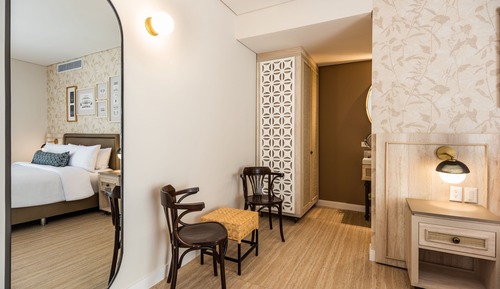Premium Room, 1 King Bed, City View