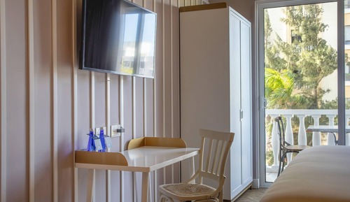 Room, 1 King Bed, Non Smoking, Balcony