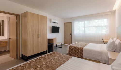 Standard Twin Room.