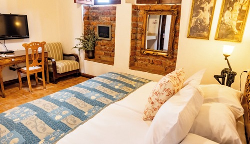 Room (Petite Plus)