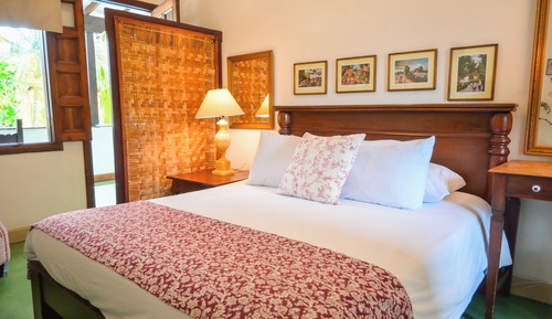 Room (Our Petite)