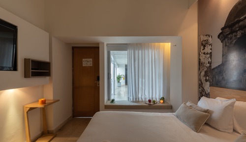 Standard Room, 1 Queen Bed