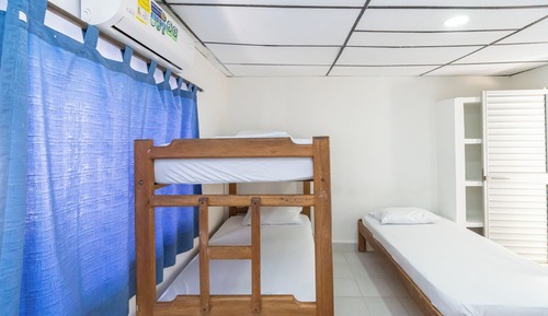 Cabin (12 Pax)