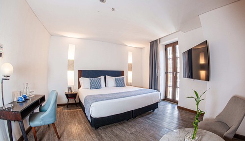 Classic Room, 1 King Bed, Non Smoking