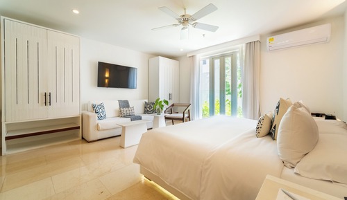 Superior Room, 1 King Bed with Sofa