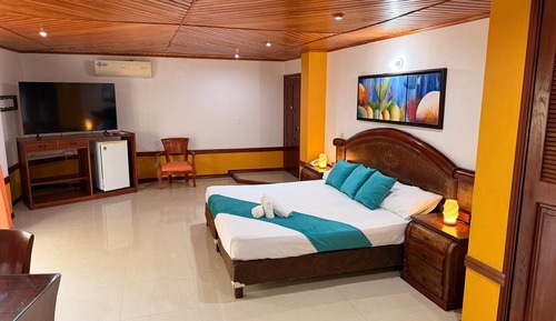 Suite, Balcony