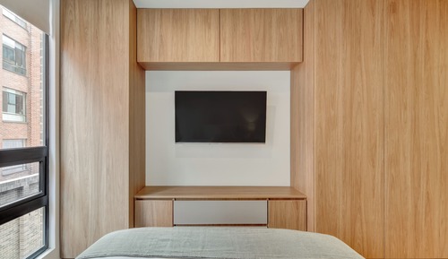 Apartment (214)