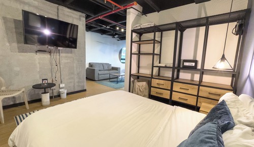 Superior Apartment (302)