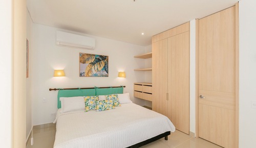 Apartment (IN01J)