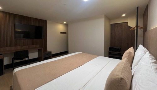 Deluxe Room, 1 King Bed
