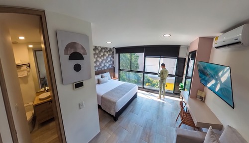 Deluxe Room, City View