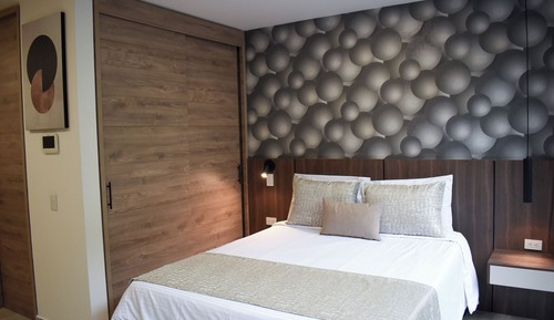 Deluxe Room, City View