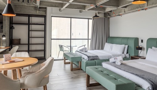 Deluxe Apartment