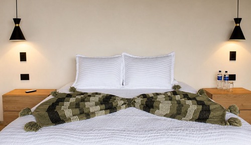Deluxe Studio Suite, Lake View