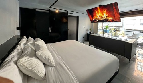 Luxury Suite