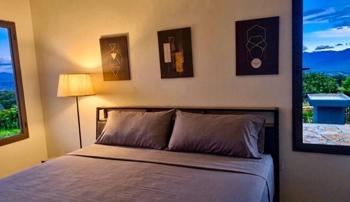 Superior Condo, Mountain View