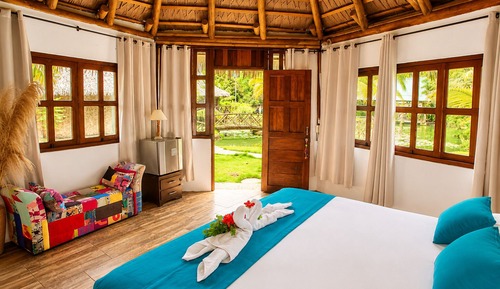 Deluxe Cabin, Lake View