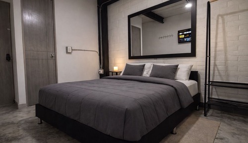 Double Room, Street view