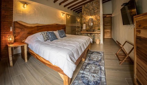 Suite, Hot Tub, Garden View