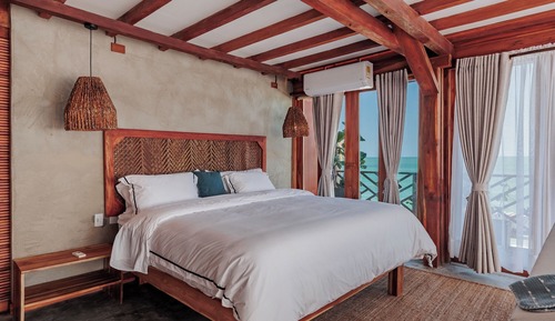 Exclusive Suite, Balcony, Partial Sea View